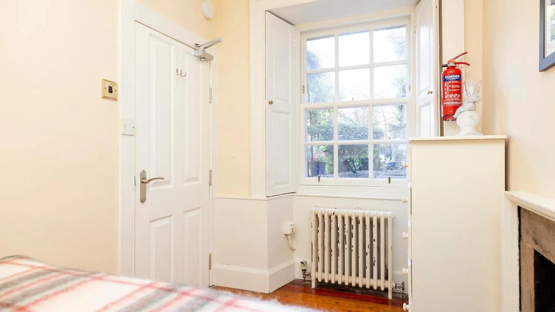 Apartmán Joivy Beautiful Apartment, Private Garden, Calton Hill Edinburgh
