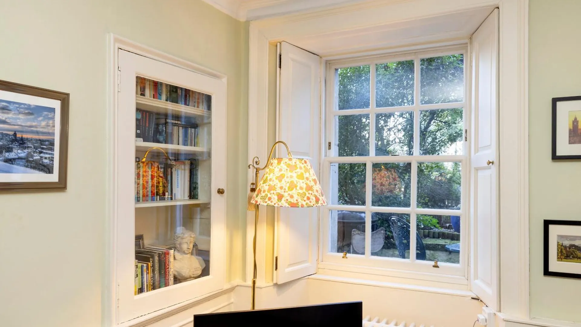 Joivy Beautiful Apartment, Private Garden, Calton Hill Edinburgh