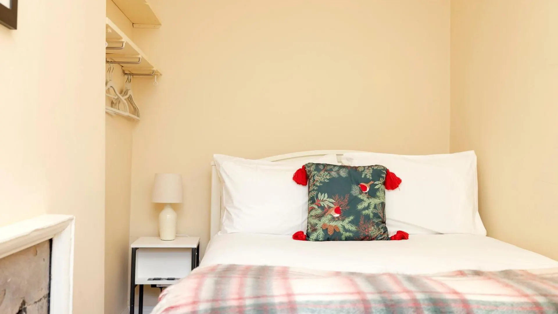 Apartmán Joivy Beautiful Apartment, Private Garden, Calton Hill Edinburgh
