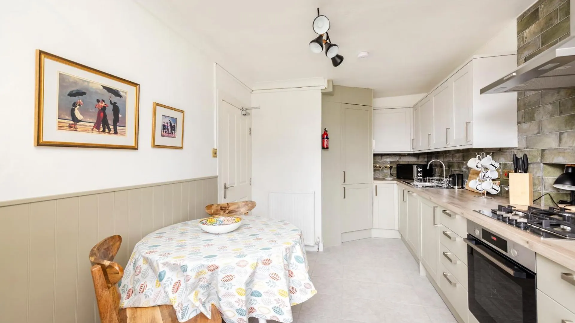 Joivy Beautiful Apartment, Private Garden, Calton Hill Edinburgh 0*,  Velká Británie