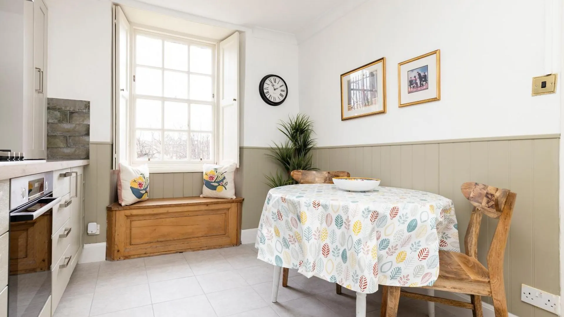 Apartmán Joivy Beautiful Apartment, Private Garden, Calton Hill Edinburgh